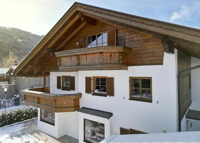 12 Mit 4 Schlafzimmern In *