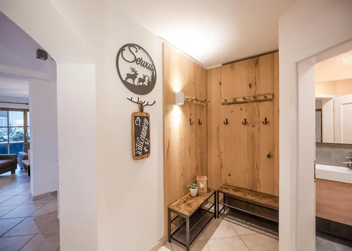 12 Mit 4 Schlafzimmern In *