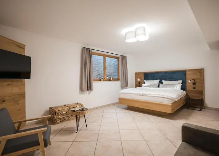 12 Mit 4 Schlafzimmern In